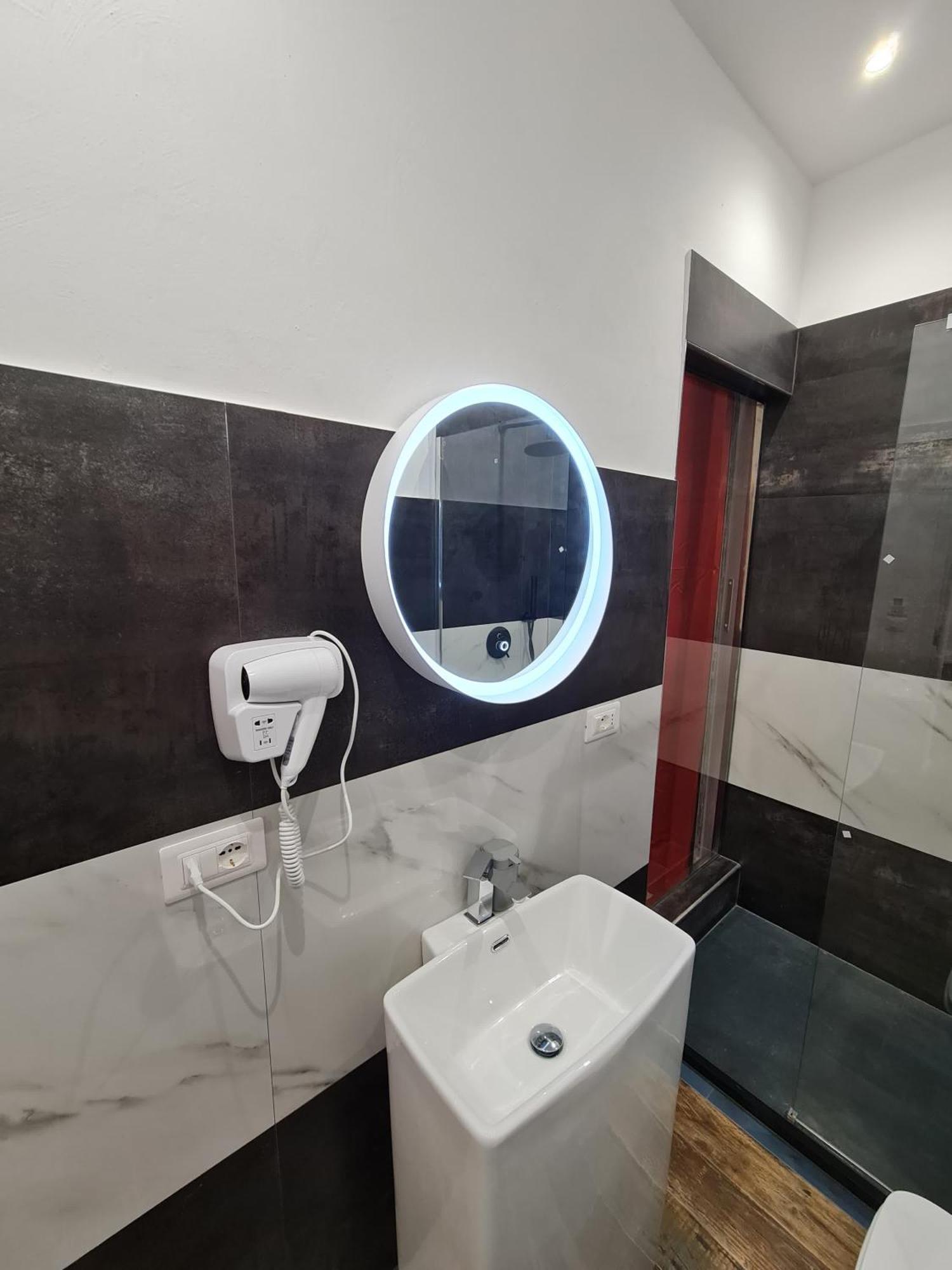 Ricci 16 - Suite & Rooms Ліворно Екстер'єр фото